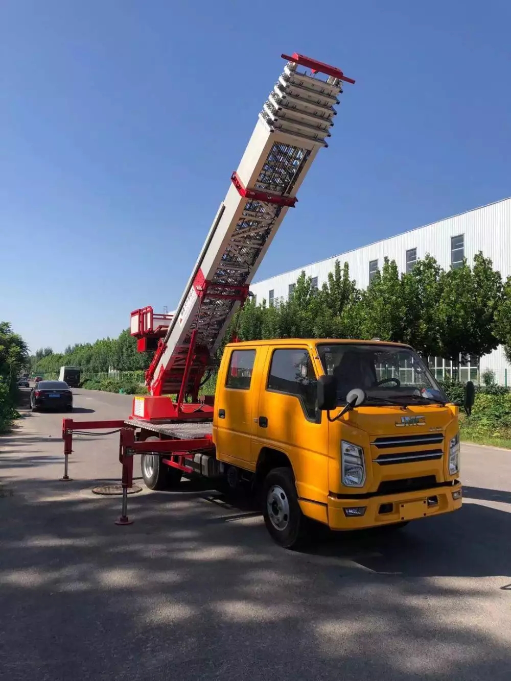 泗县附近的云梯车出租服务：轻松解决高空作业需求